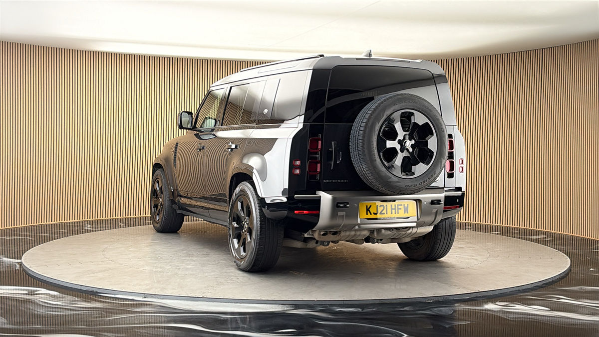 More views of Land Rover Defender 110