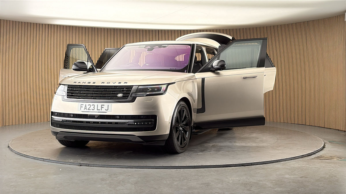 More views of Land Rover Range Rover