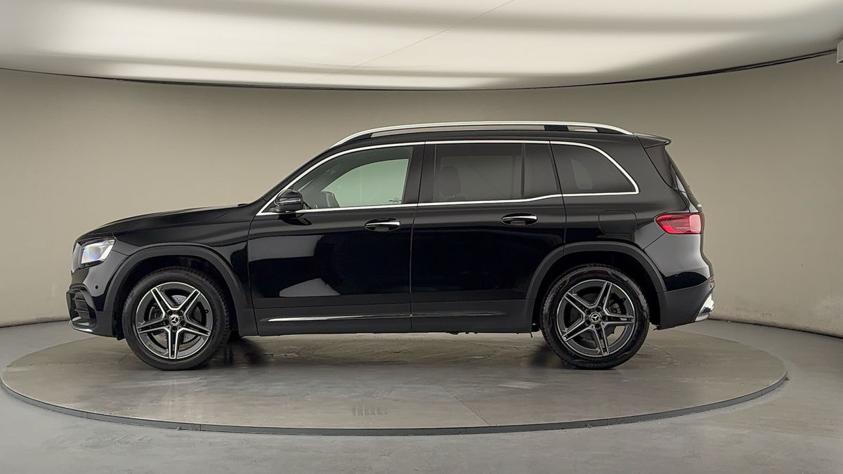 Mercedes-Benz GLB Image 15