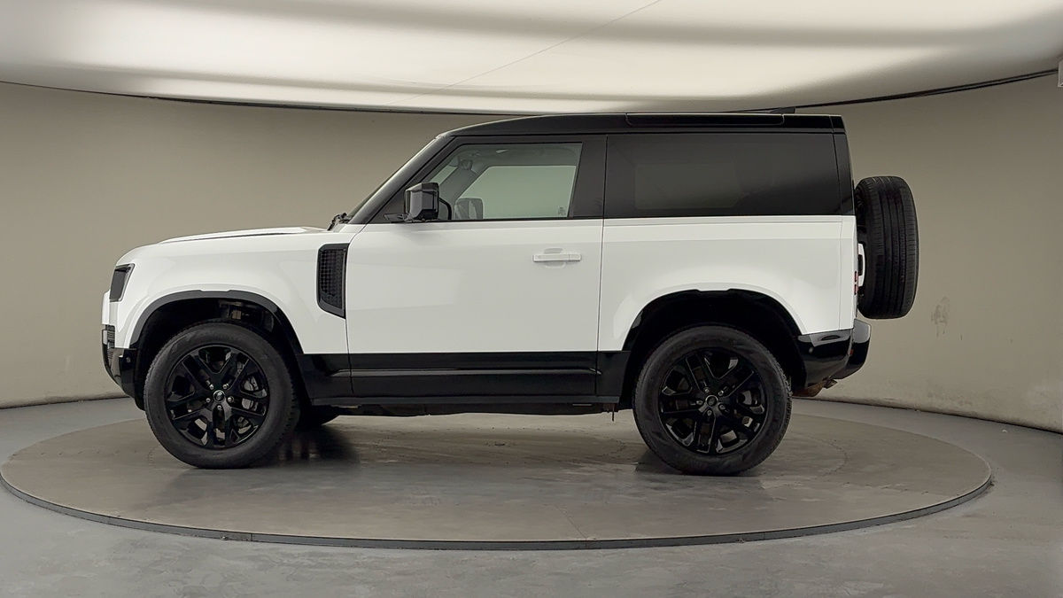 More views of Land Rover Defender 90