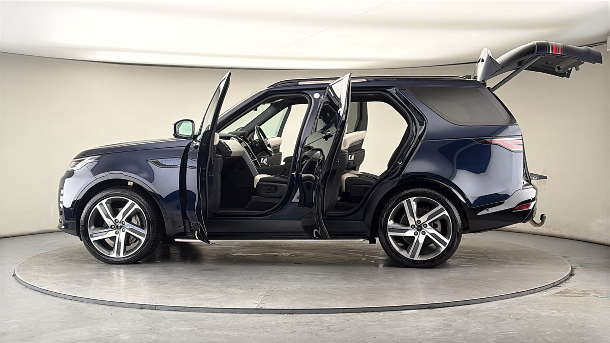 More views of Land Rover Discovery