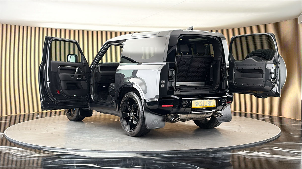 Land Rover Defender 90 Image 23