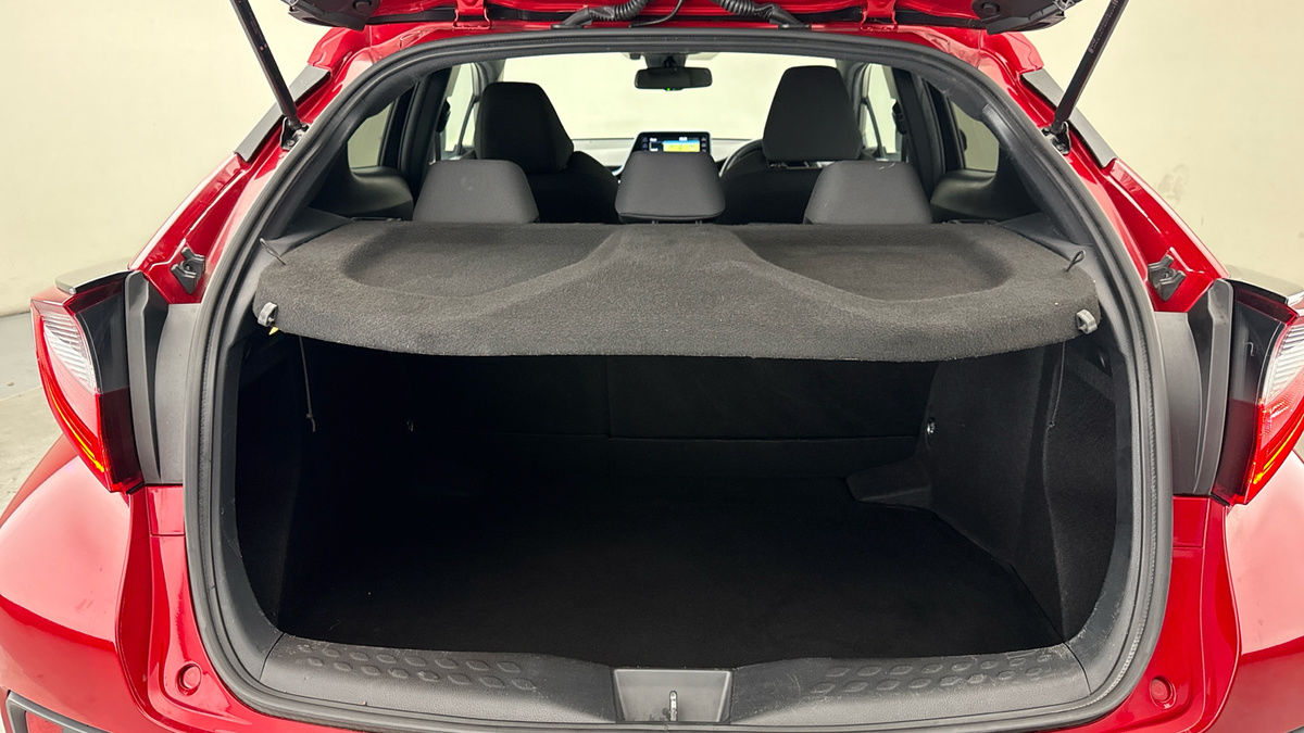 Toyota C-HR Image 11