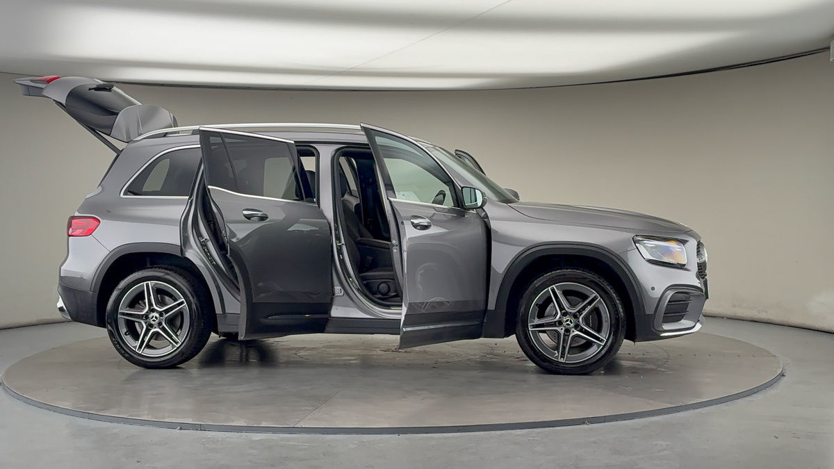 More views of Mercedes-Benz GLB