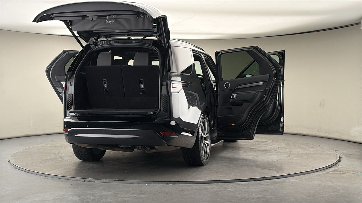 More views of Land Rover Discovery