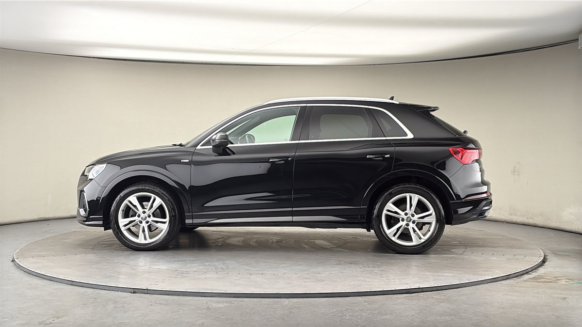 More views of Audi Q3