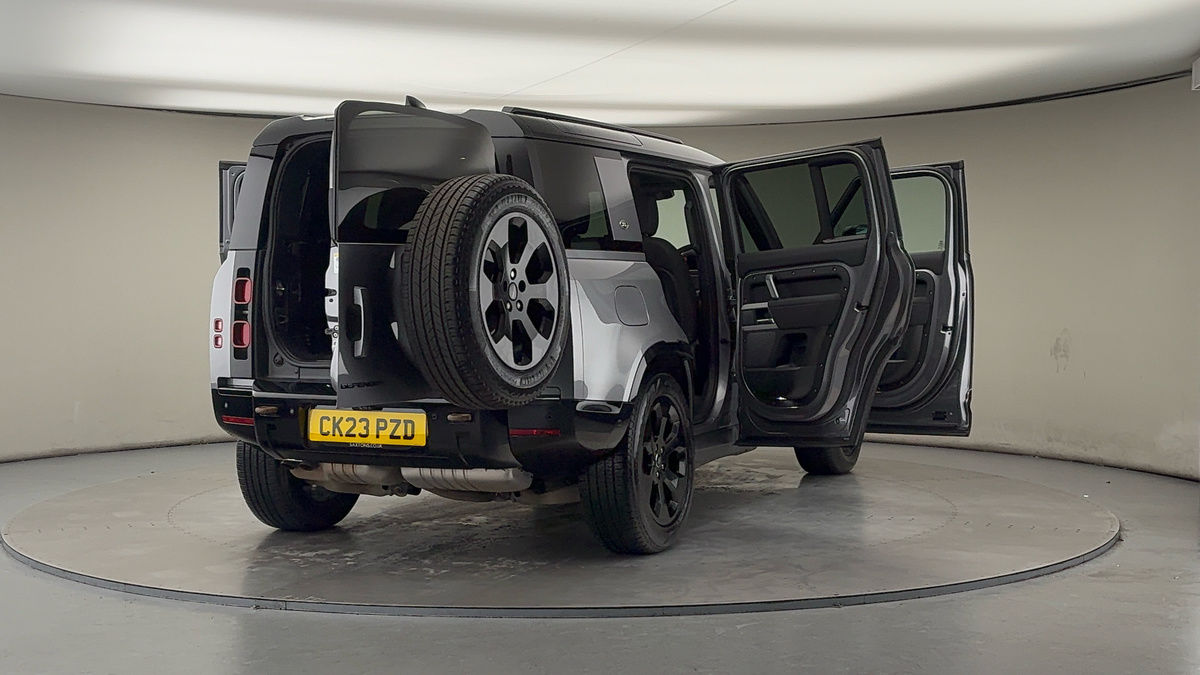 More views of Land Rover Defender 110