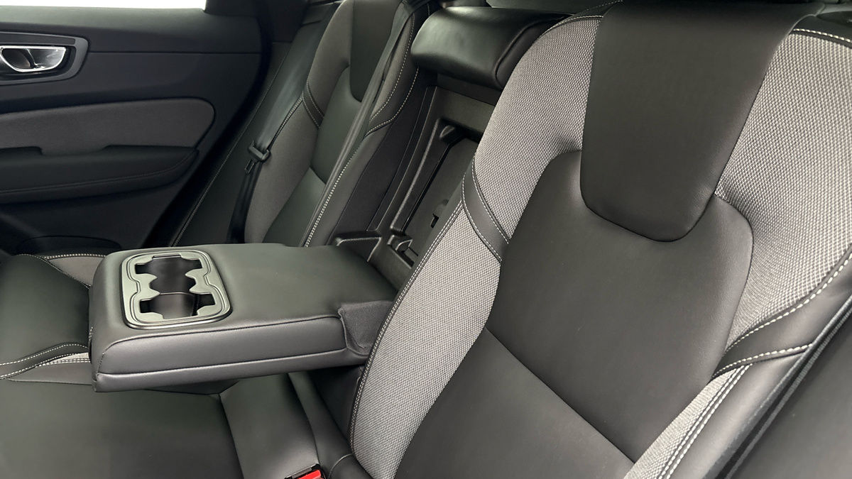 Volvo XC60 Image 9