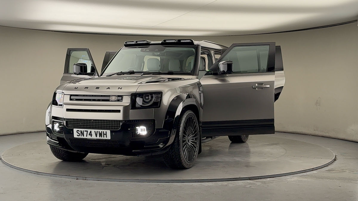 More views of Land Rover Defender 110