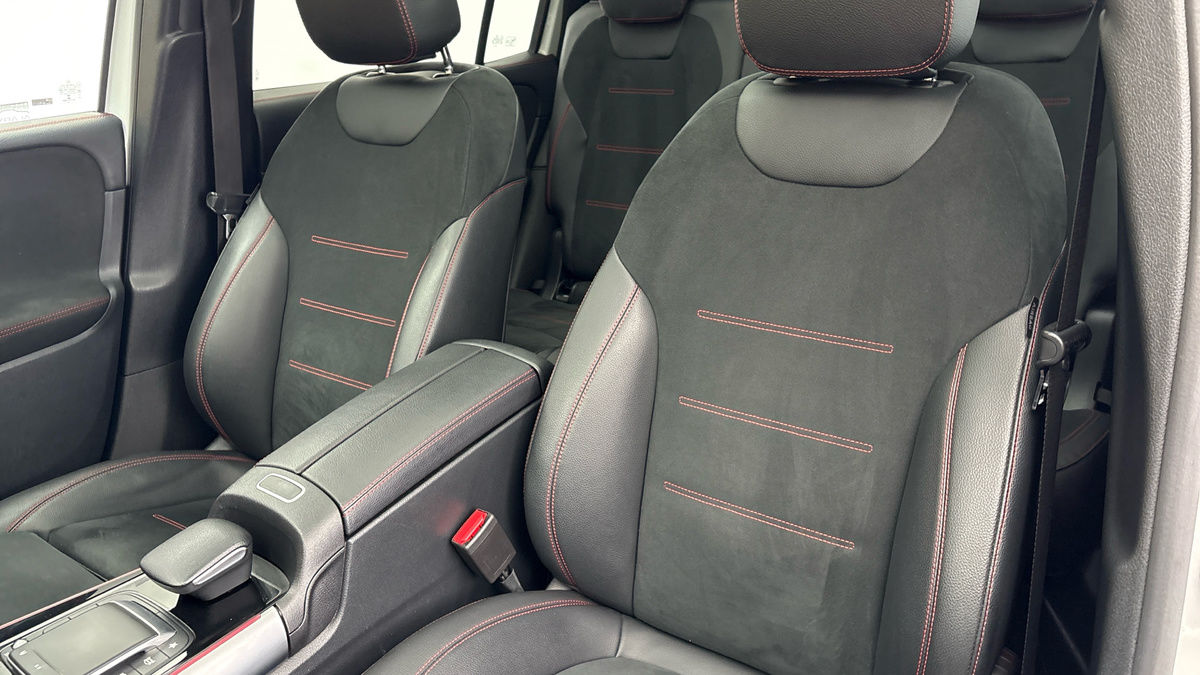 Mercedes-Benz GLB Image 7