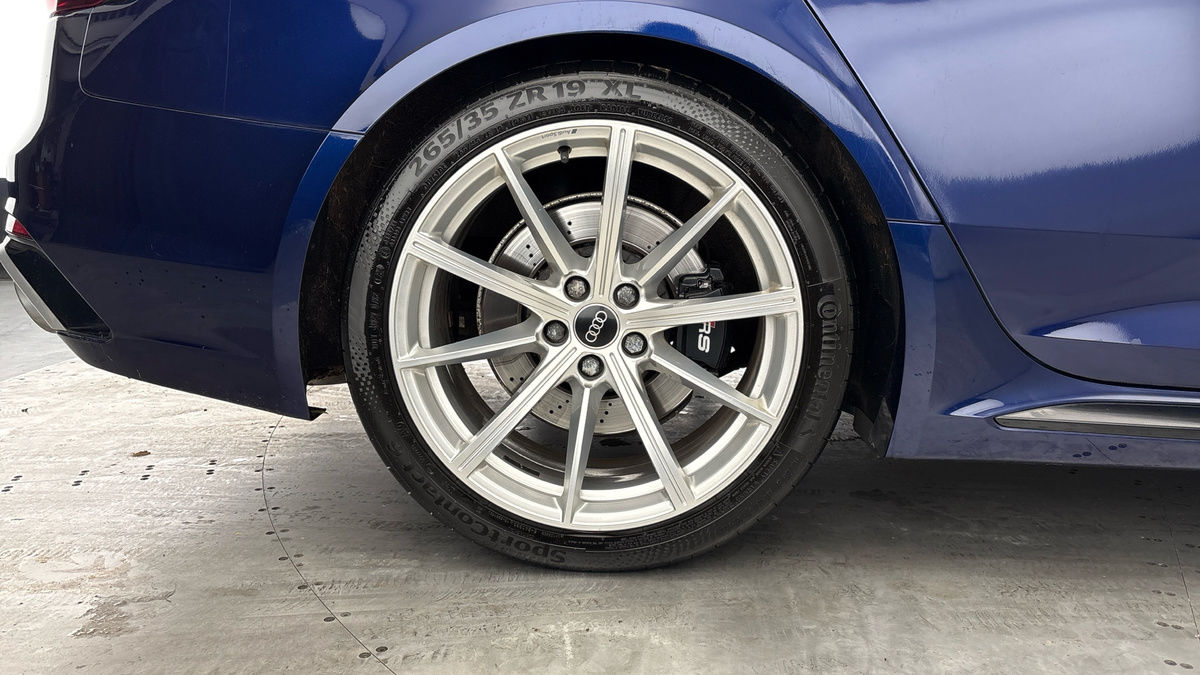 Audi RS4 Avant Image 10