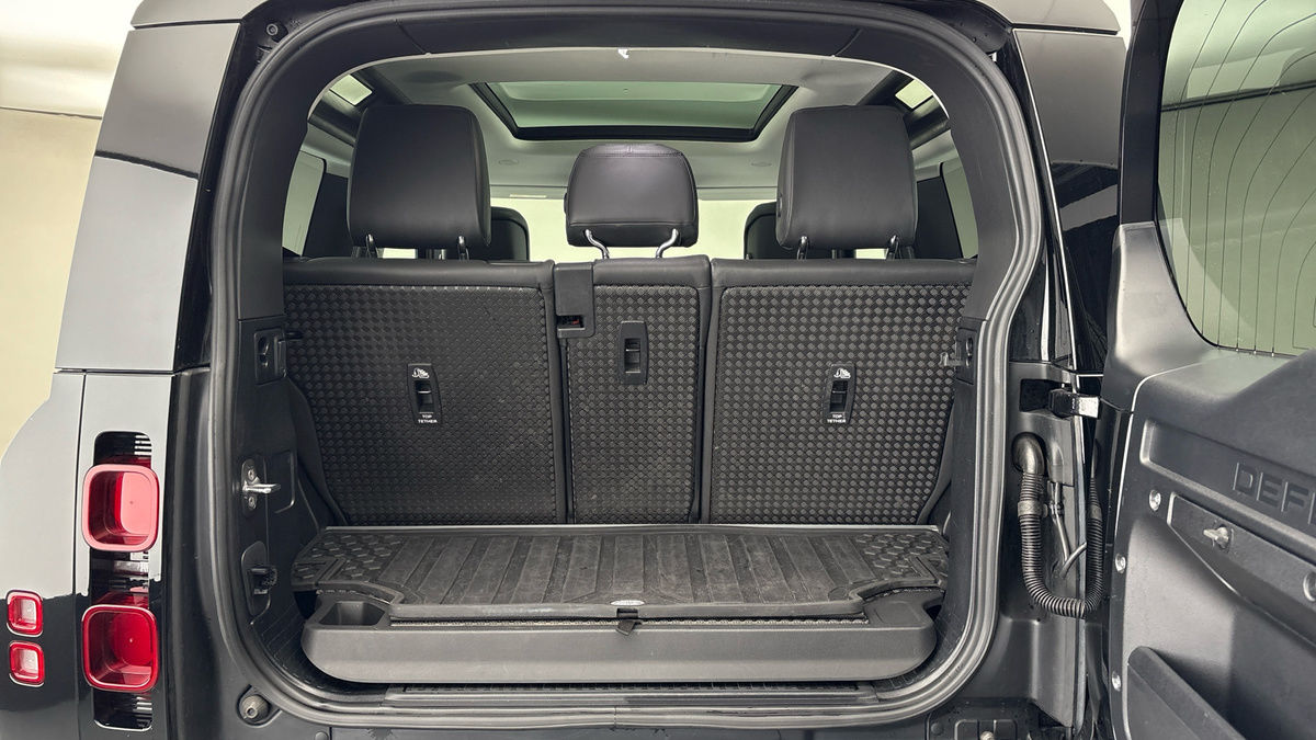 Land Rover Defender 90 Image 11