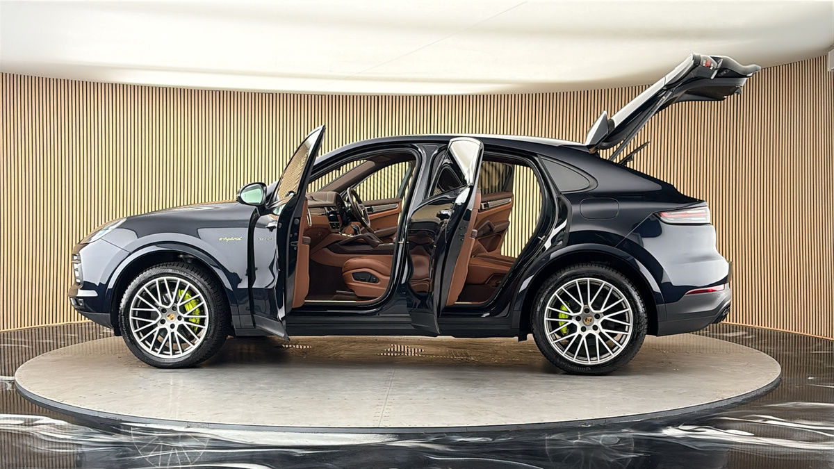 More views of Porsche Cayenne