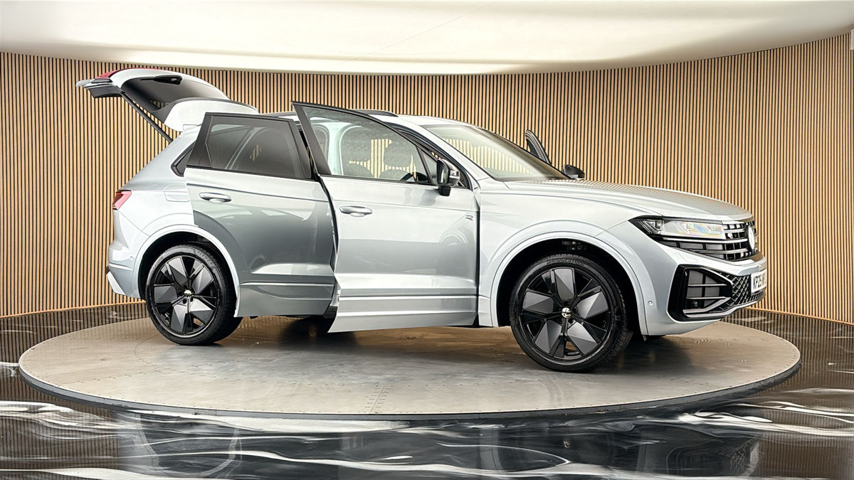 More views of Volkswagen Touareg