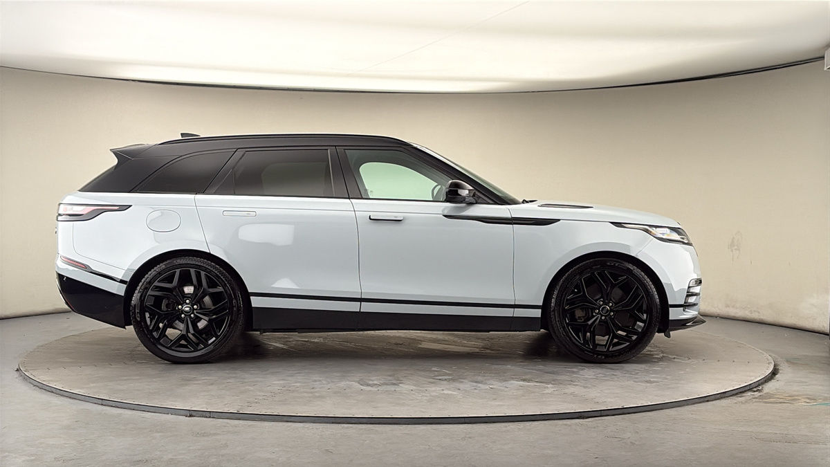 Land Rover Range Rover Velar Image 16