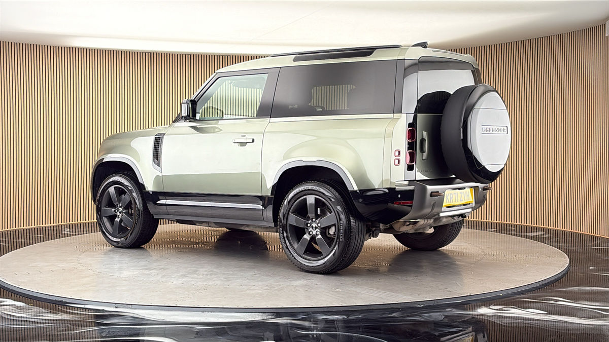 More views of Land Rover Defender 90