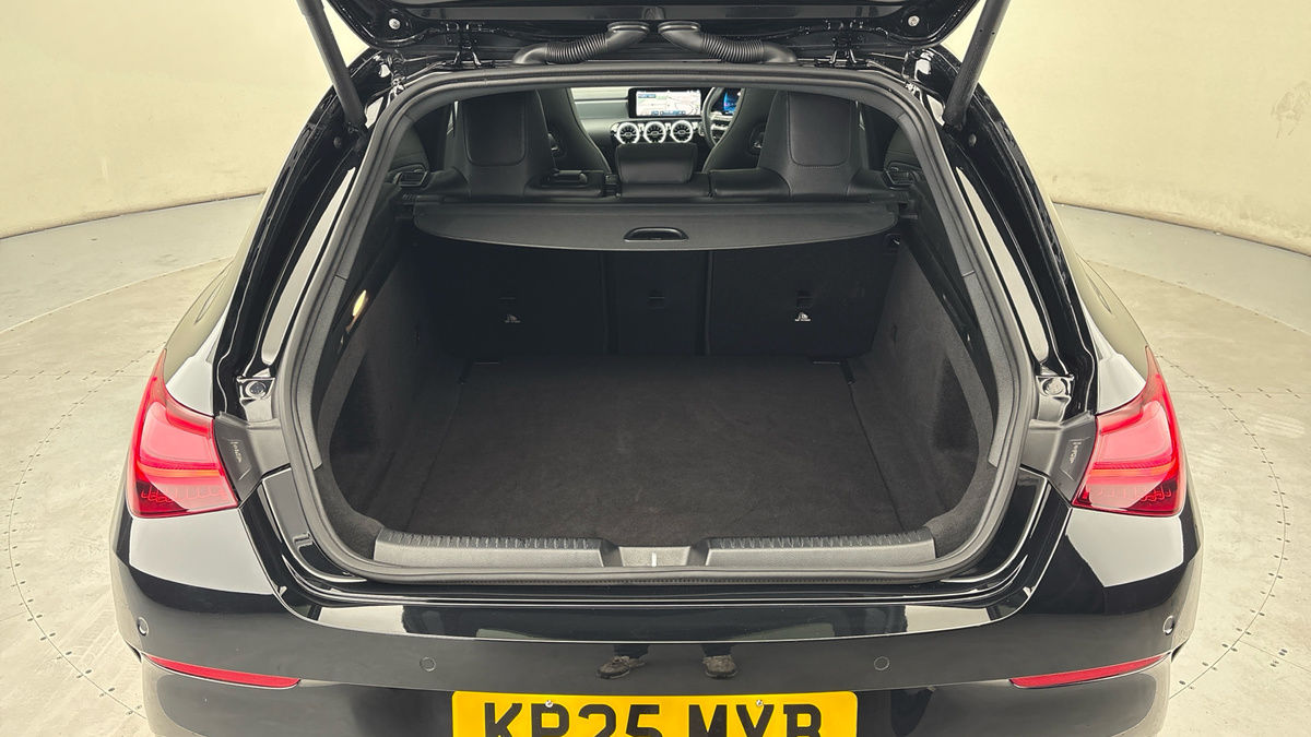 Mercedes-Benz CLA Image 11