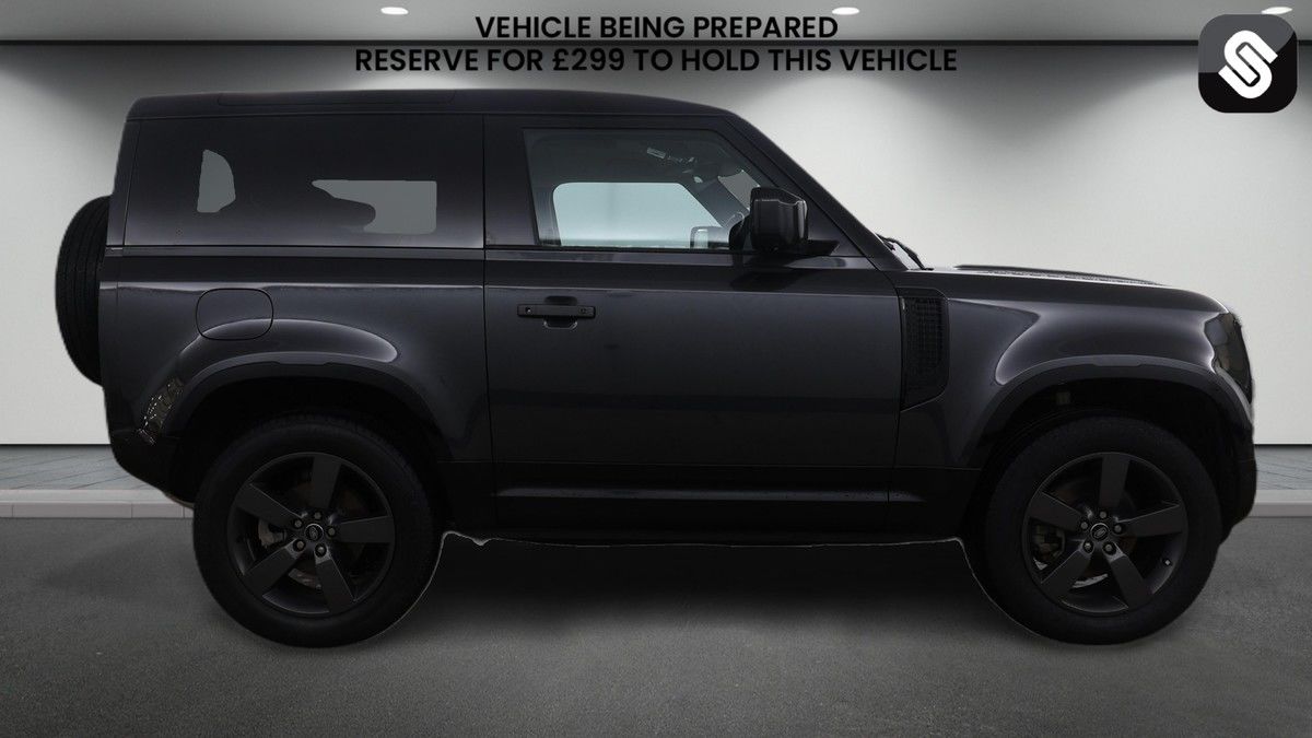 Land Rover Defender 90 Image 5