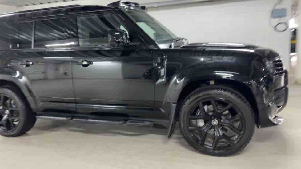 More views of Land Rover Defender 110
