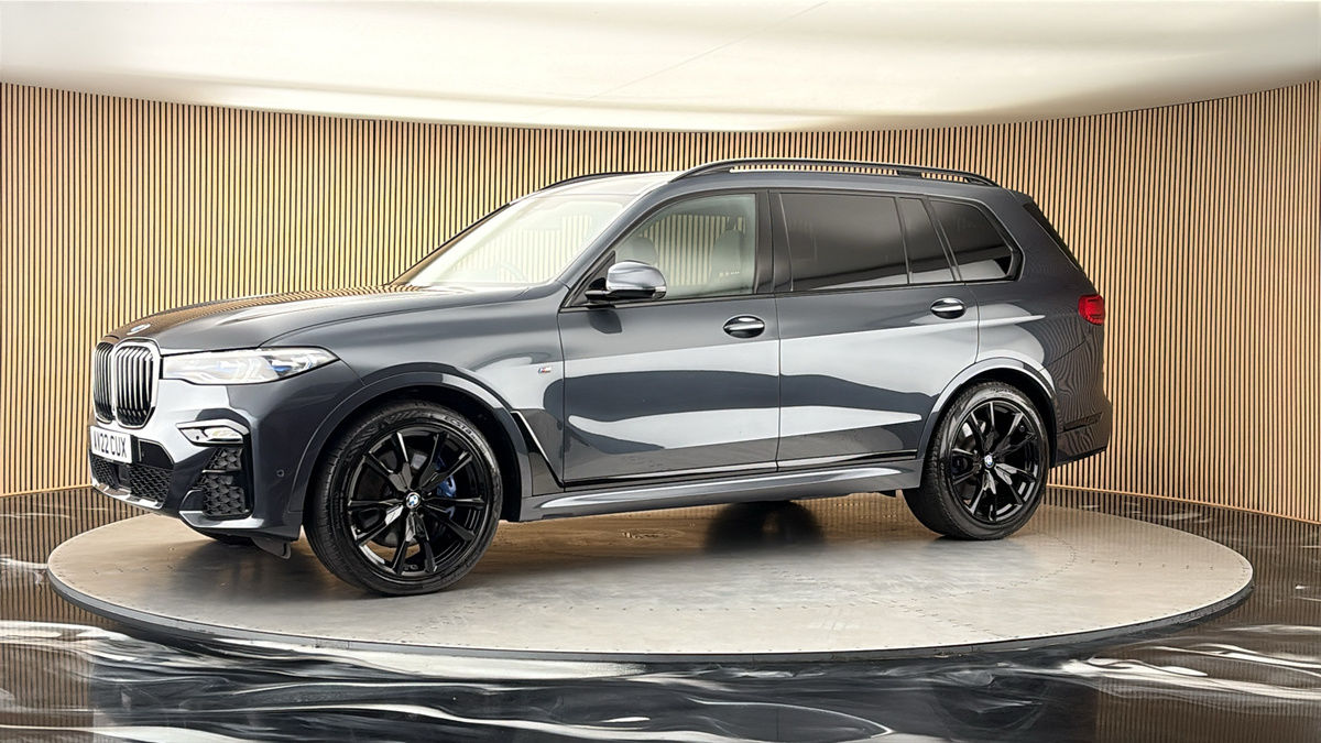 More views of BMW X7