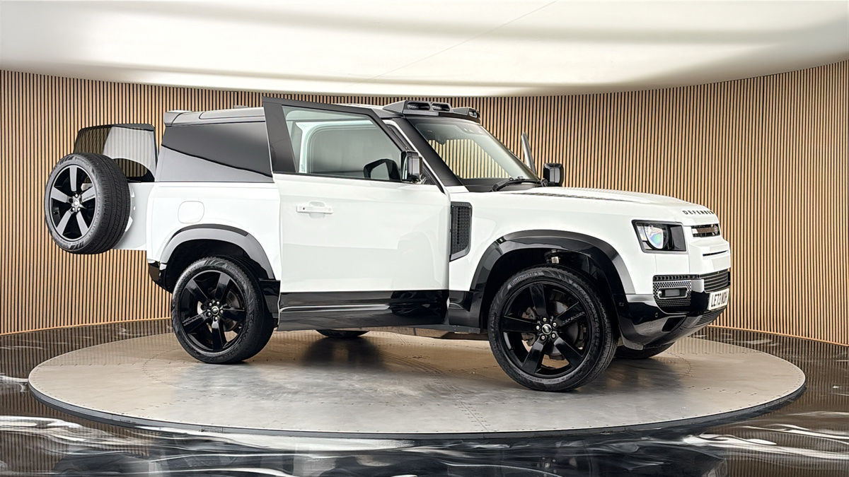 More views of Land Rover Defender 90
