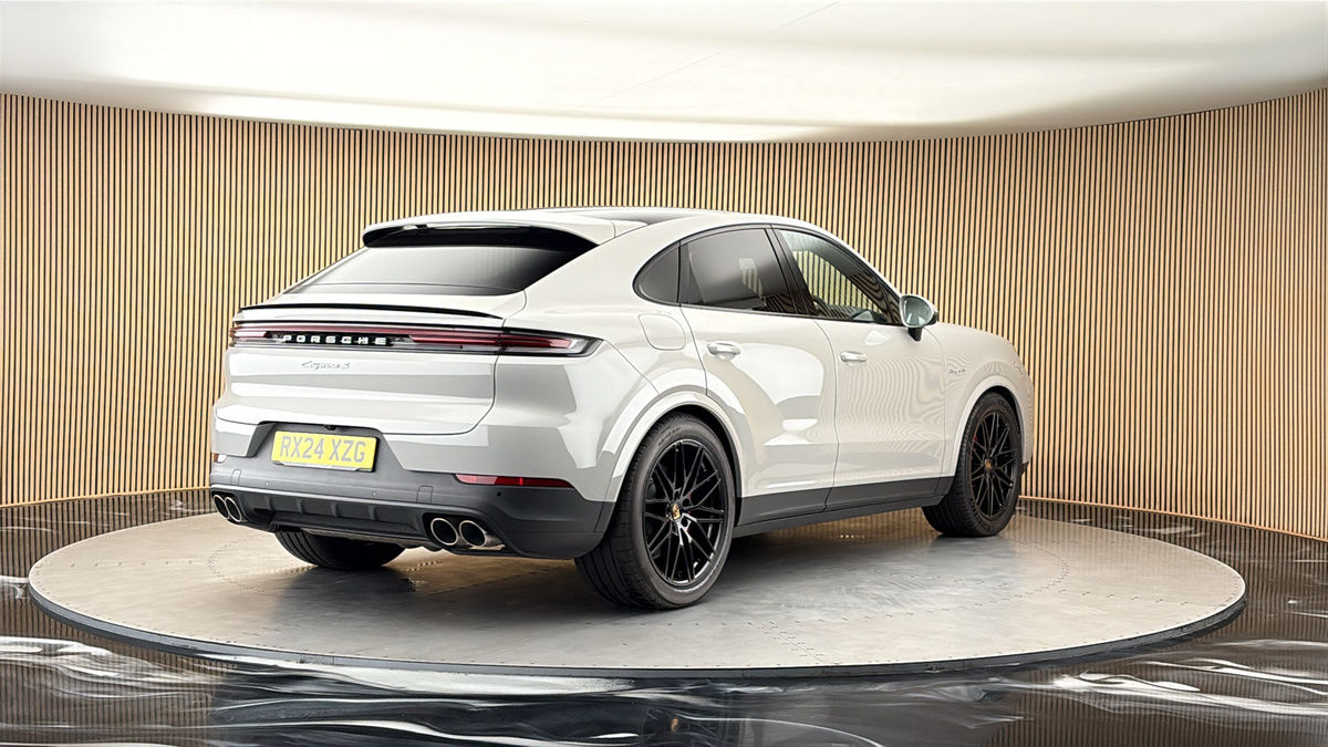More views of Porsche Cayenne
