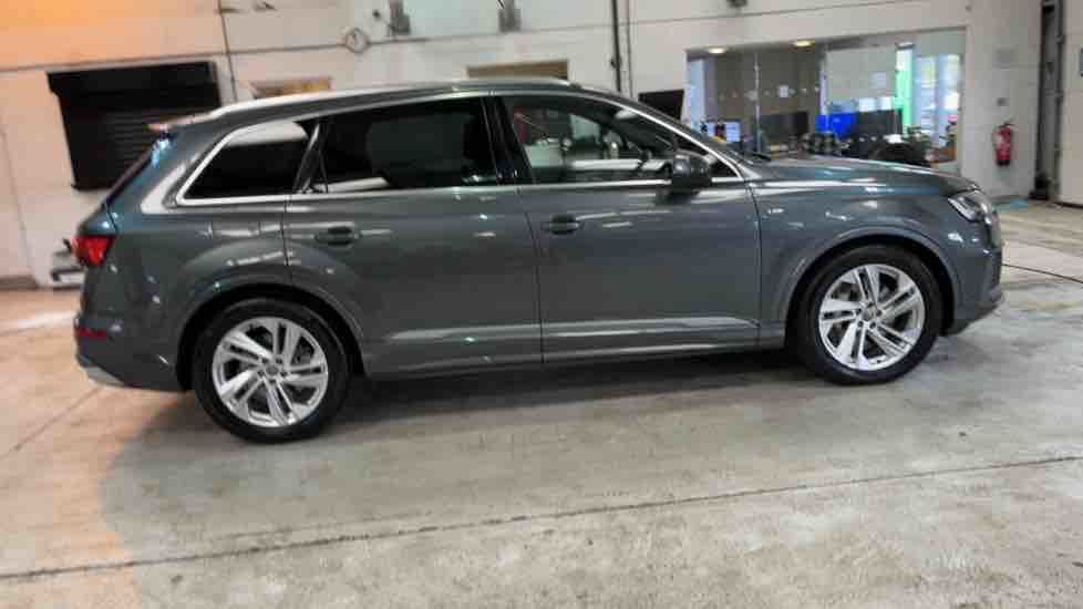 More views of Audi Q7