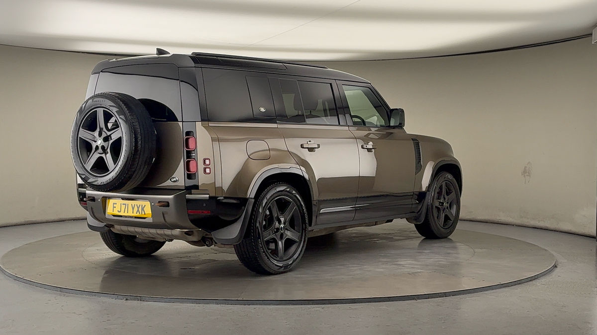 More views of Land Rover Defender 110