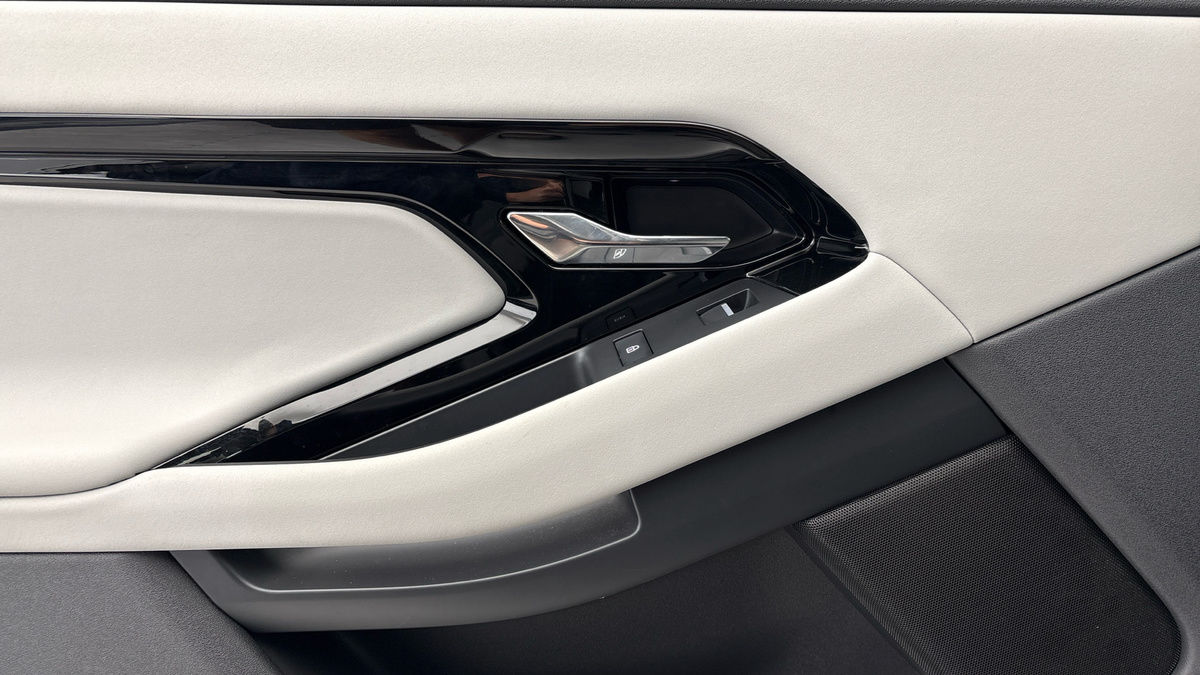 Land Rover Range Rover Evoque Image 19