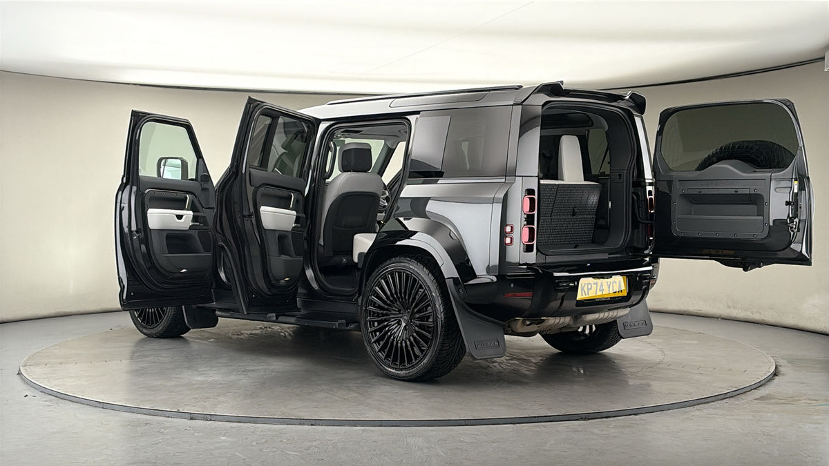 More views of Land Rover Defender 110