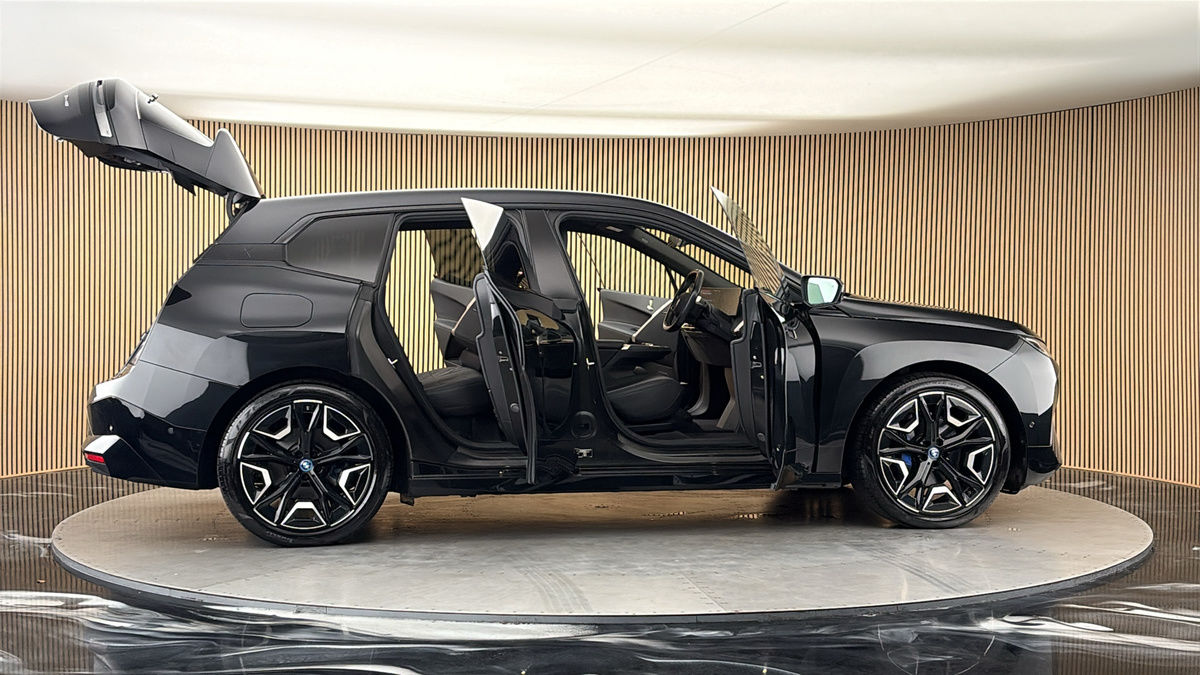 More views of BMW iX