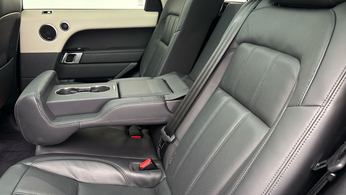 Land Rover Range Rover Sport Image 9