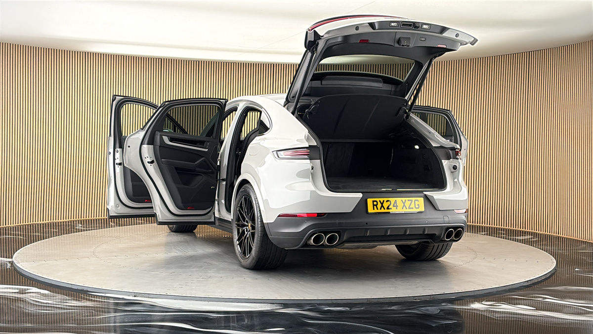 More views of Porsche Cayenne