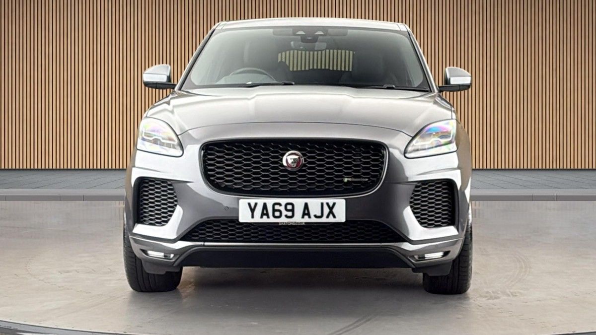 Jaguar E-PACE Image 3