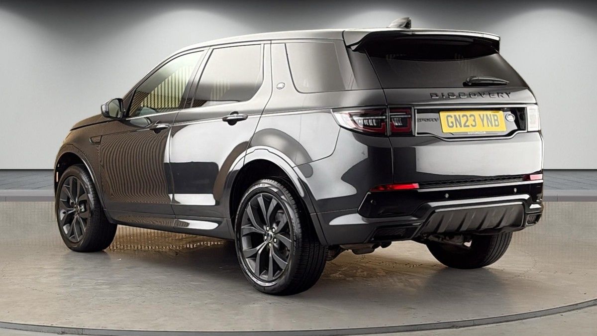 Land Rover Discovery Sport Image 2