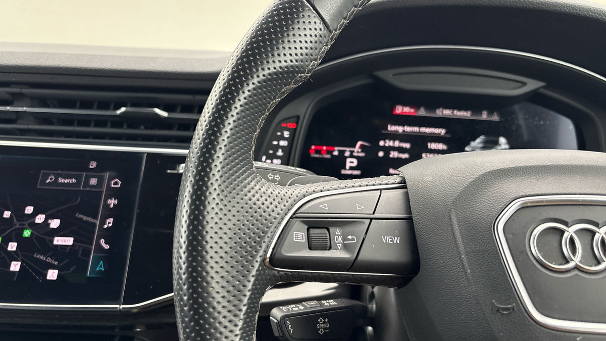 Audi Q7 Image 26