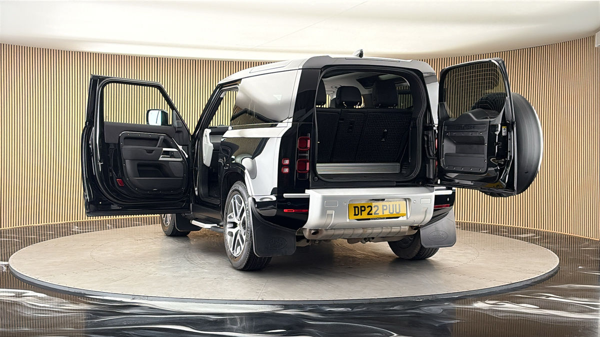 More views of Land Rover Defender 90