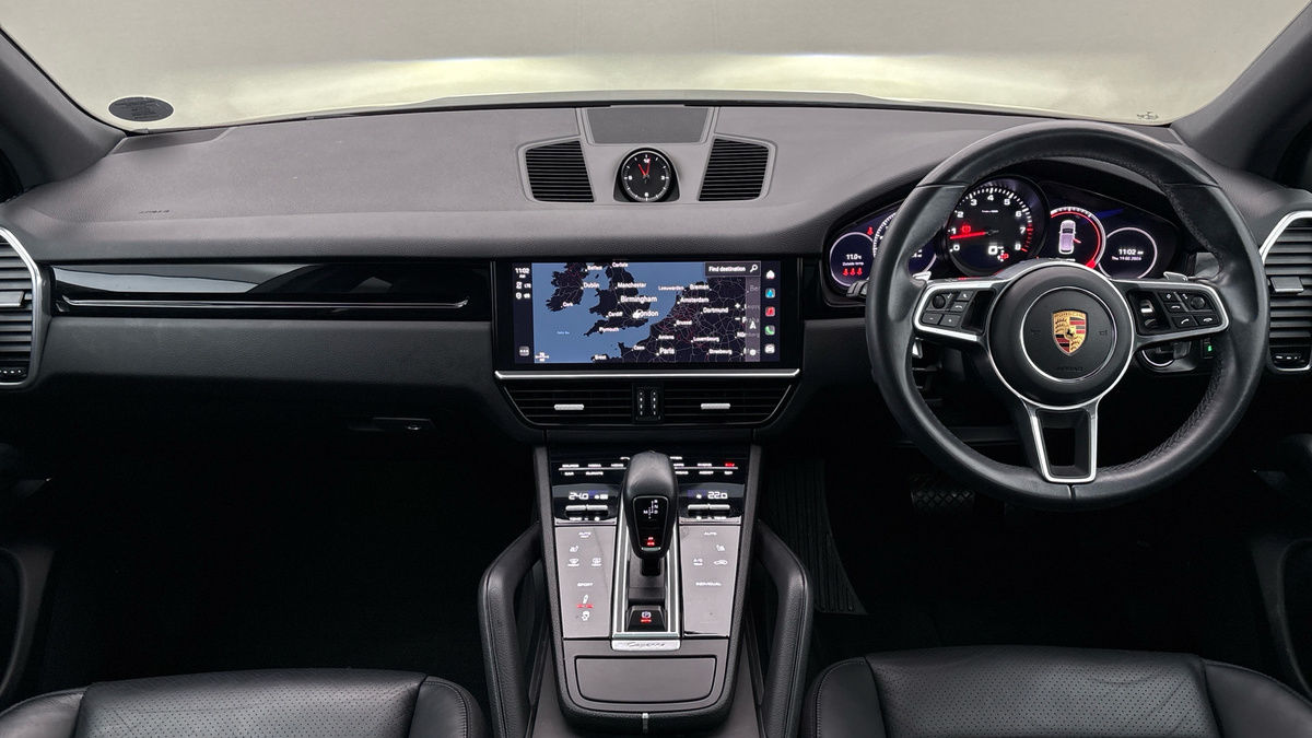 Porsche Cayenne Image 12