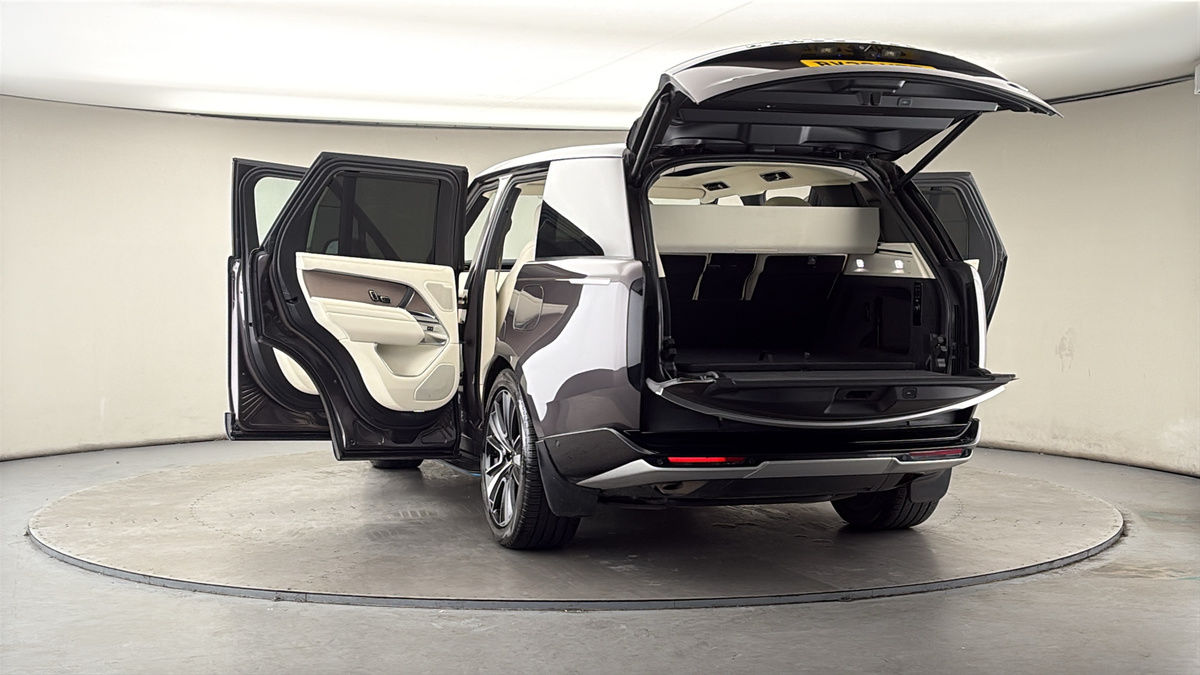 More views of Land Rover Range Rover