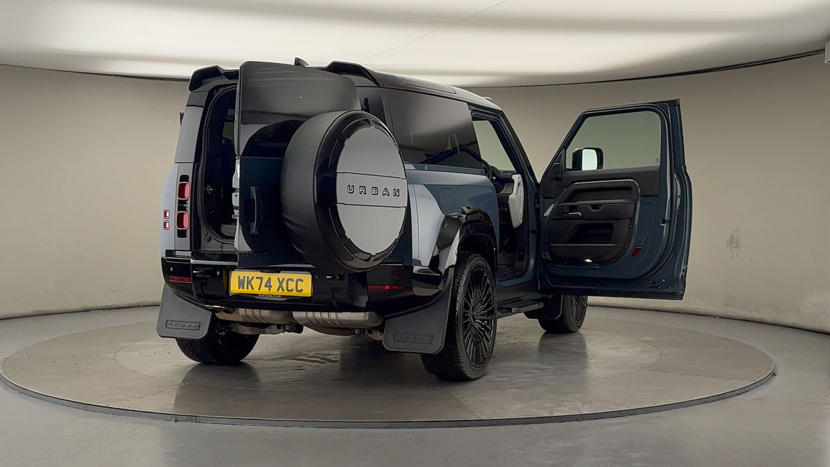 More views of Land Rover Defender 90