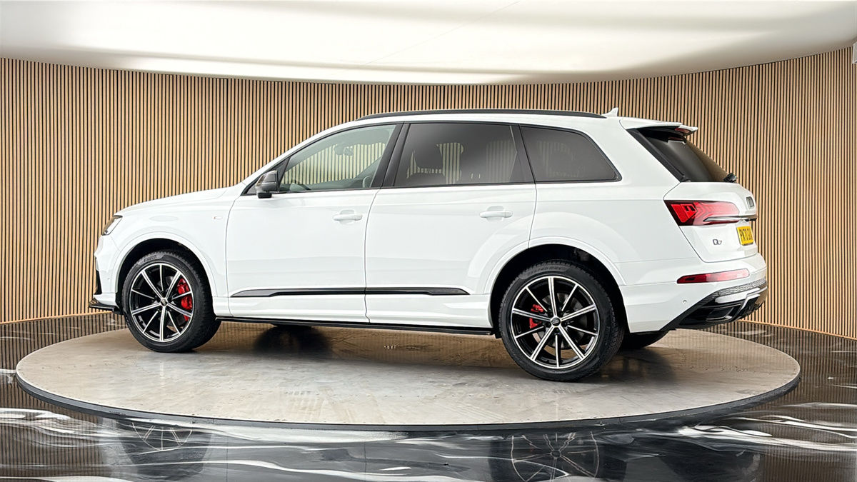 More views of Audi Q7
