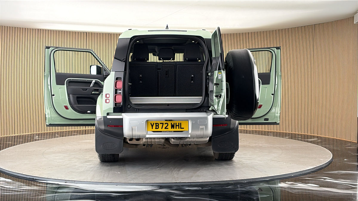 More views of Land Rover Defender 90