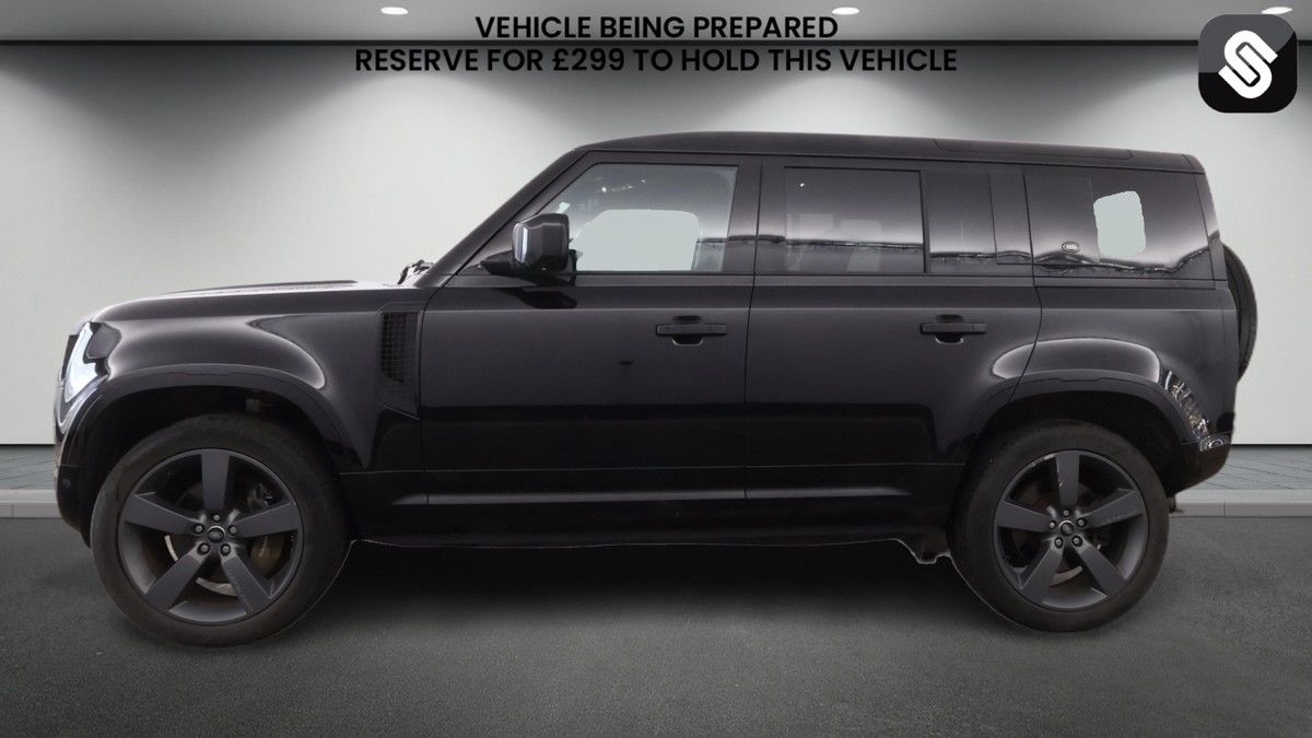 Land Rover Defender 110 Image 6