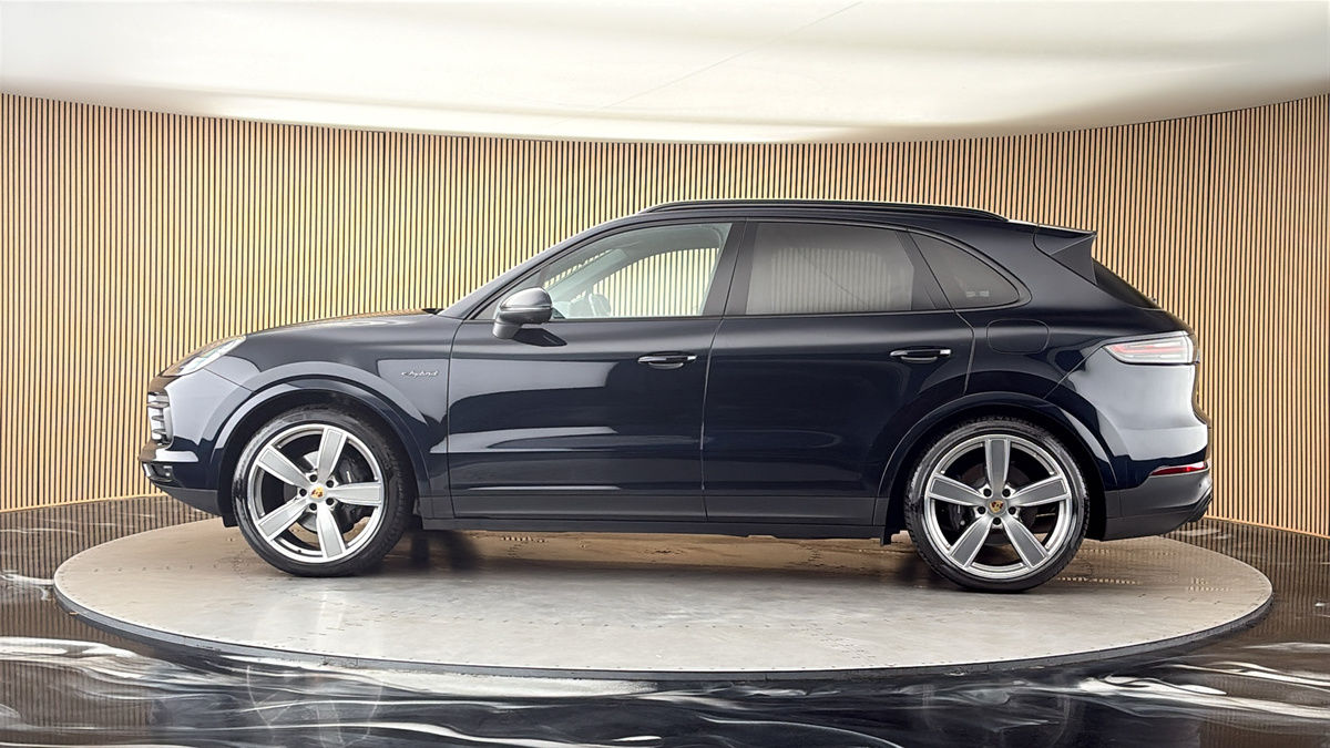 More views of Porsche Cayenne