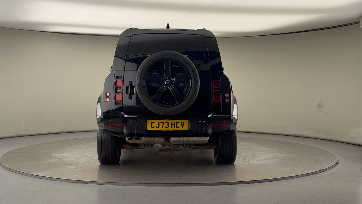 Land Rover Defender 110 Image 4