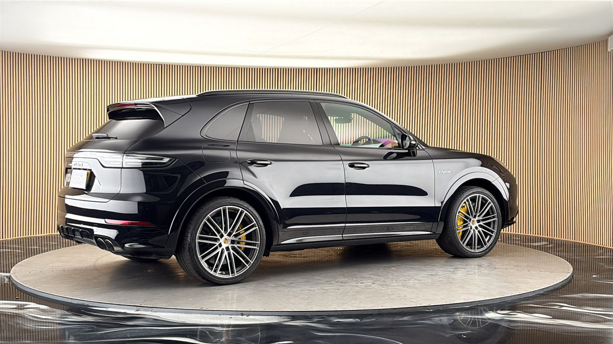 More views of Porsche Cayenne