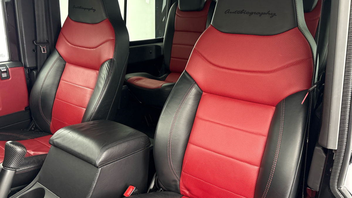 Land Rover Defender 90 Image 7