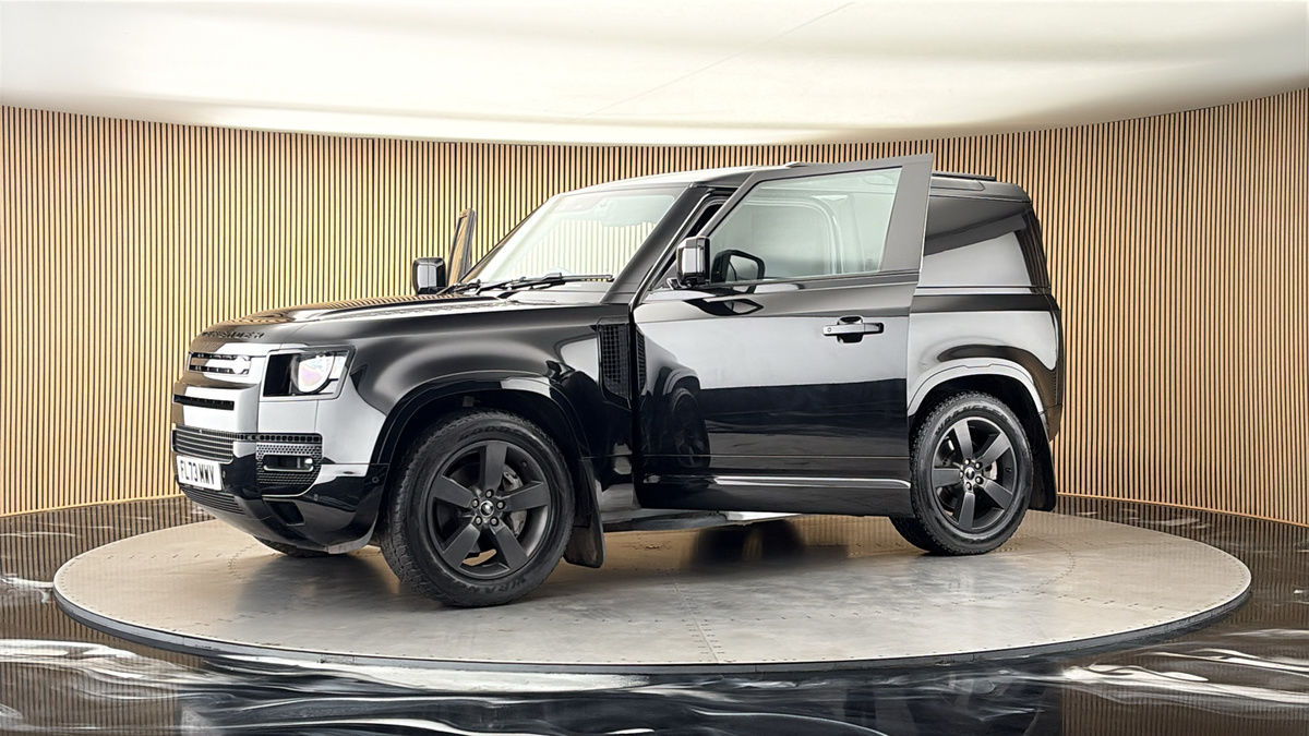 More views of Land Rover Defender 90