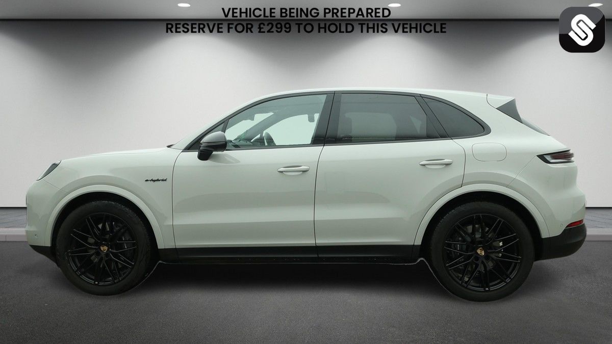 Porsche Cayenne Image 6