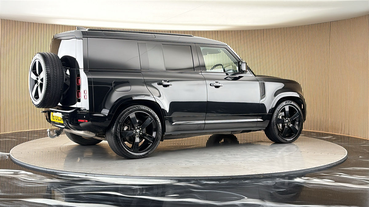 More views of Land Rover Defender 110